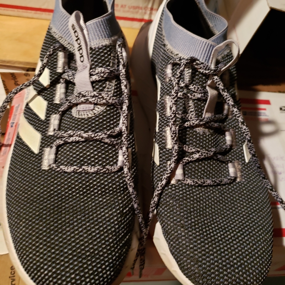 Adidas men's shoes size 10